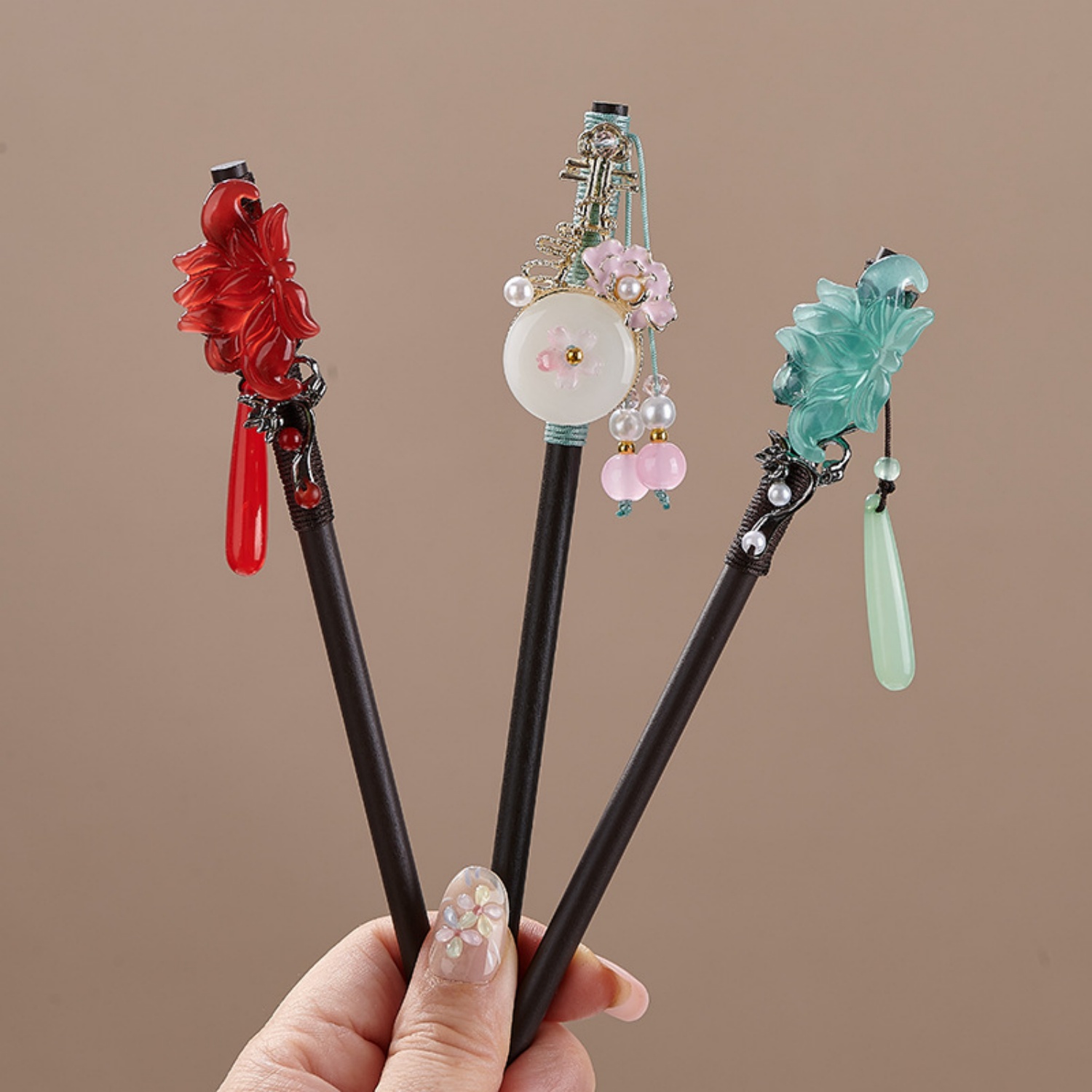 여성을위한 빈티지 꽃 머리핀 우아한 나무 꽃 머리 스틱 - Pearl Hair Pin 리뷰 및 가격