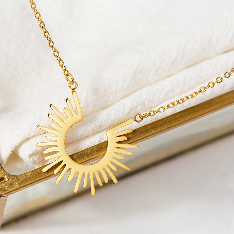 SOMMAR 여성용 금도금 목걸이 및 펜던트, 태양 광 - Women Accessories Shop Online 리뷰 및 가격