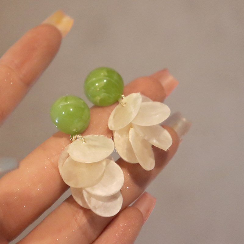 고품질 클립온 귀걸이 아보카도 그린 쉘 라운드 태슬 보 - Tassel Earrings Boho 리뷰 및 가격