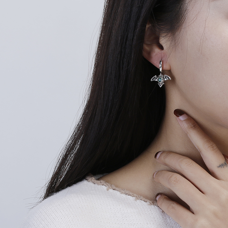 새로운 도착 우아한 악마 박쥐 디자인 녹색 크리스탈 9 - Tassel Earrings Boho 리뷰 및 가격